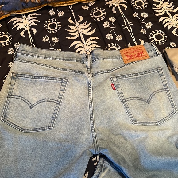 2 pair Levi’s 514 - khaki and light wash denim. Both 36x34, straight fit style. - Picture 6 of 7